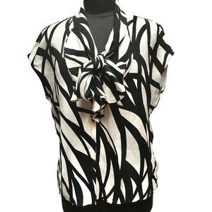 Escada Neona graphic print short sleeve ruffle bow blouse shirt black white 38 8
